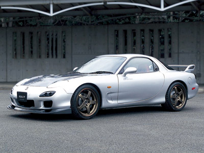 Επιστρέφει το Mazda RX-7